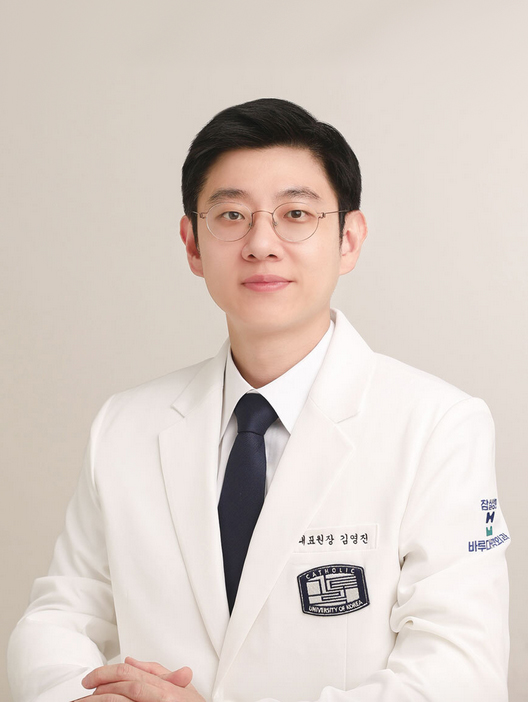 의료진 김영진 대표원장